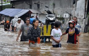 Image of People forced to leave their home due to floodign for Climate Change and the Risk of Displacement in Asia header image blog post